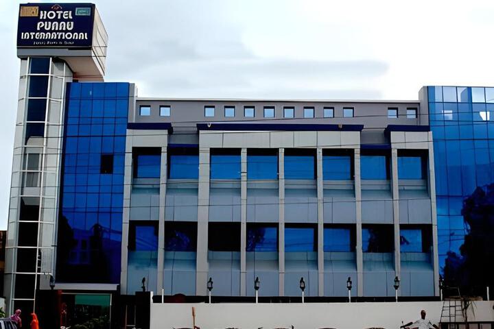 Hotel Punnu International