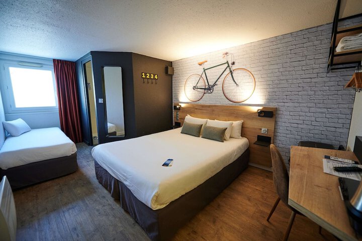 Room 29 of 77