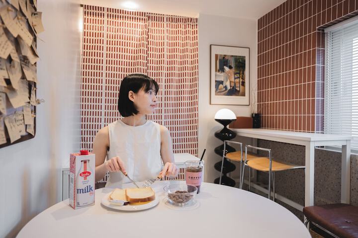 Lounge 102 of 117