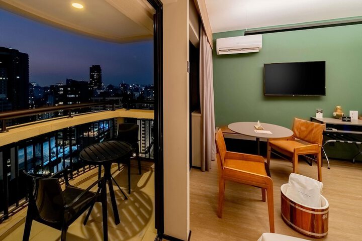 Room 35 of 127