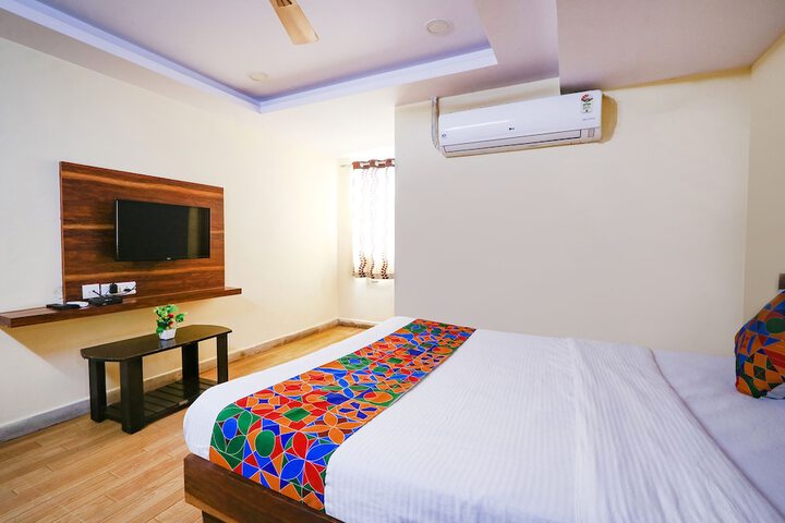 Room 15 of 31