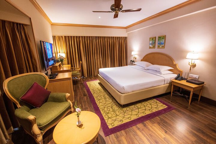Room 3 of 70