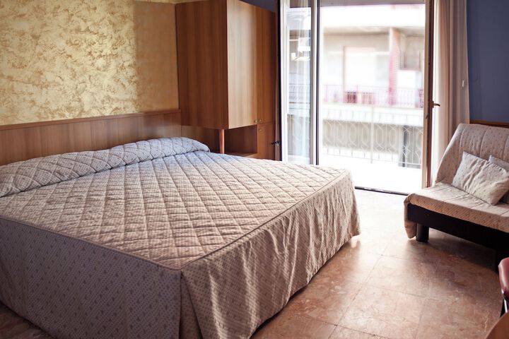 Room 15 of 31