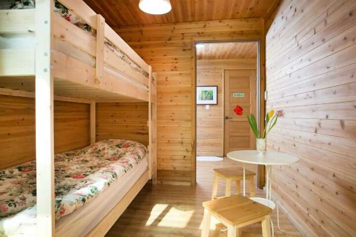 Room 17 of 38