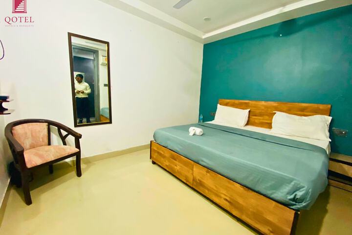 Room 9 of 23