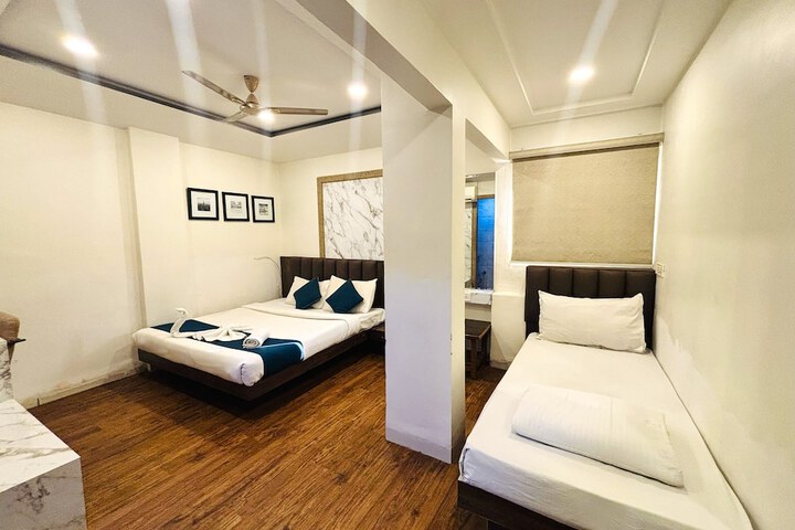 Room 17 of 28