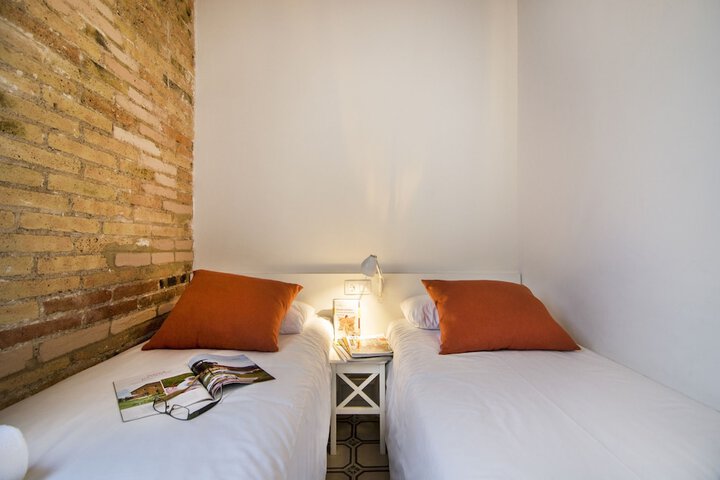 Room 15 of 115