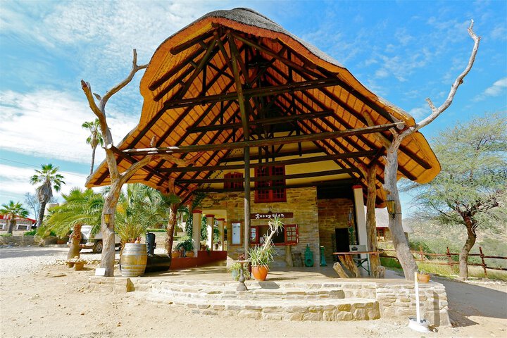 Entrance & Lobby
