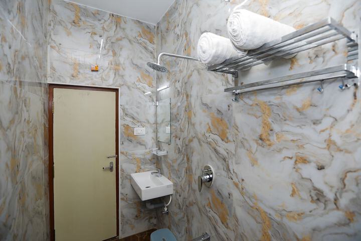 Room 11 of 14
