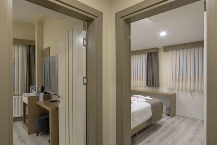Room 7 of 43