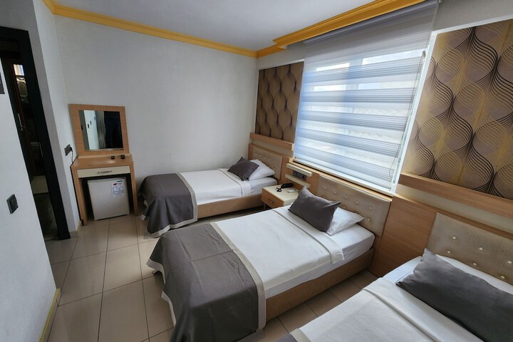 Room 9 of 20