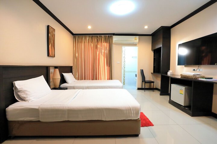 Room 11 of 24