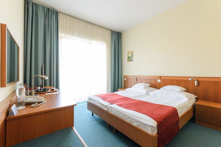 Room 10 of 51