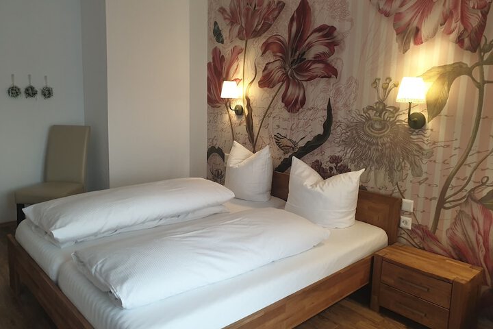 Room 7 of 35