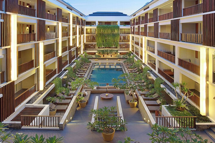 Hotel 90 of 101