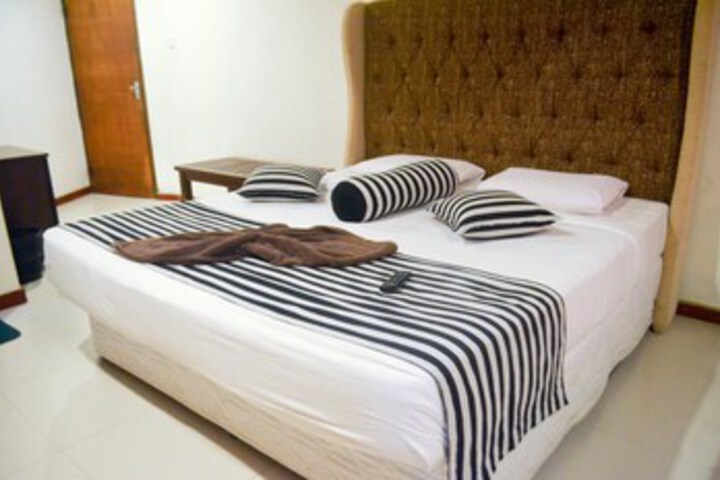 Room 14 of 22