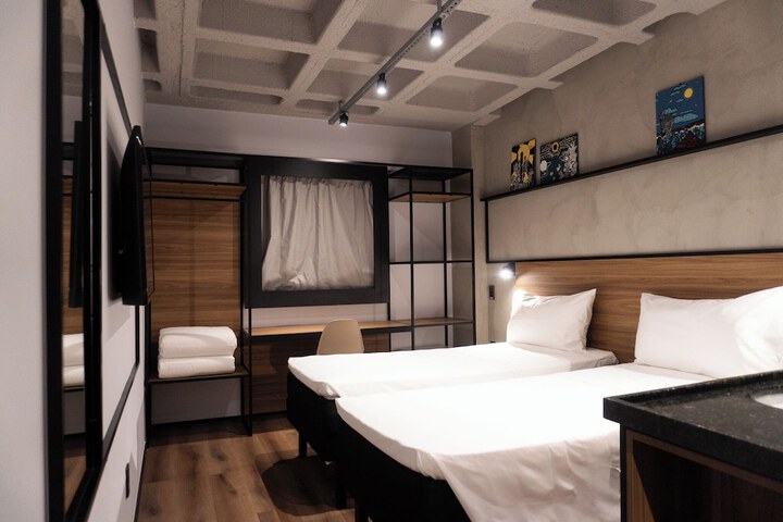Room 41 of 122