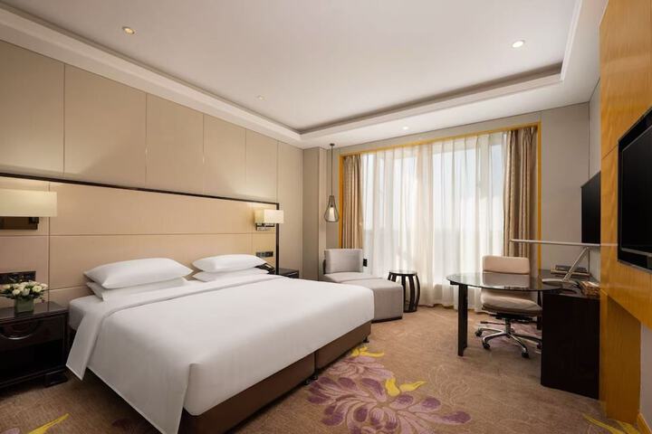 Room 10 of 34