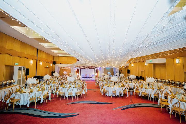 Banquet hall
