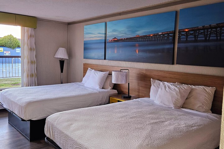 1 King Bed (19 of 31)