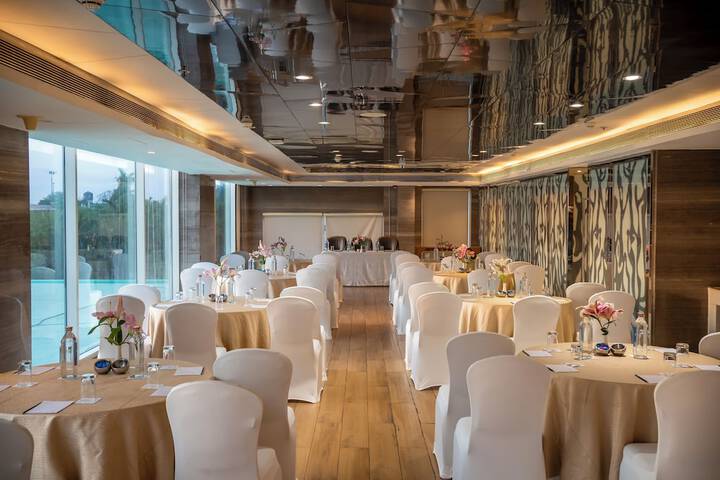 Ballroom/Hall 49 of 59