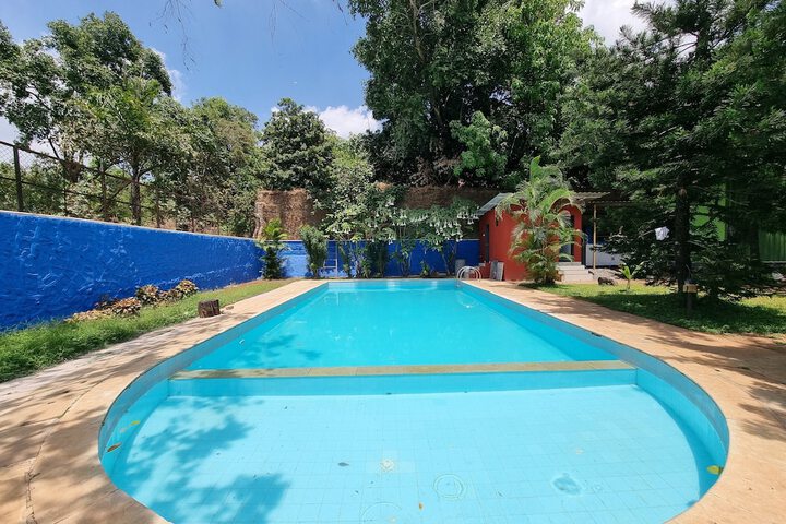 Pool 20 of 38