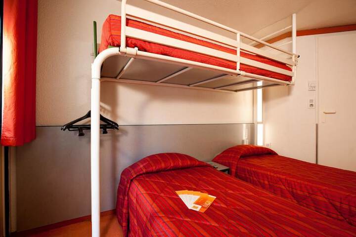 Room 6 of 24