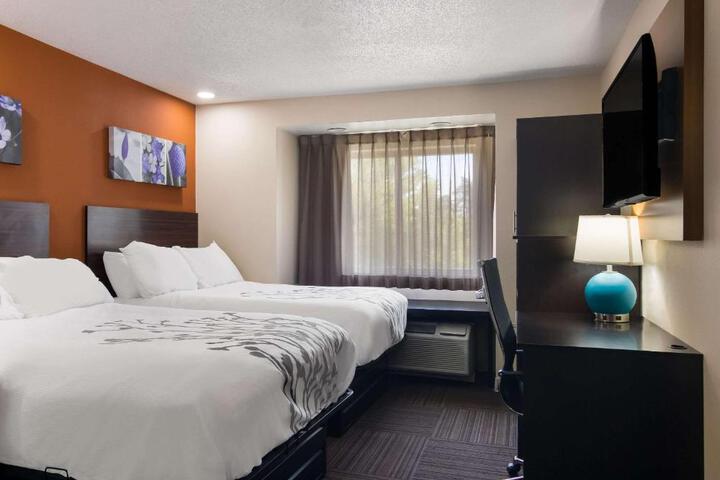 2 Double Beds (2 of 4)