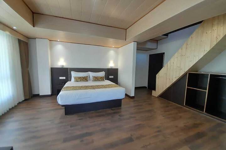 Room 5 of 40