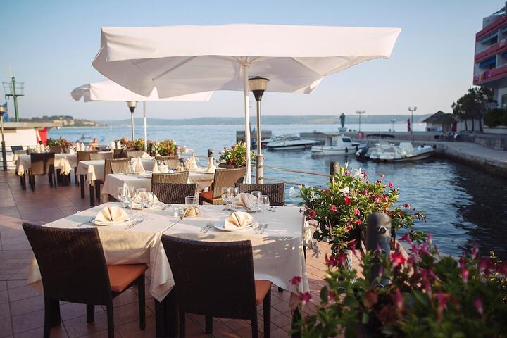 Dining Photos