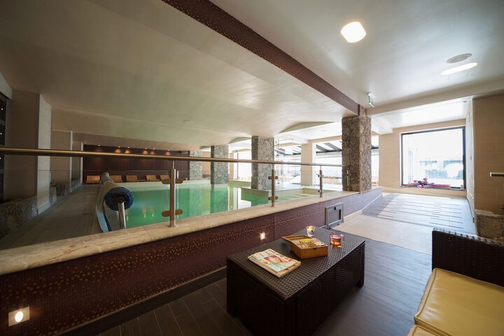 Hotel Pool