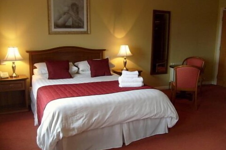 Room 6 of 24
