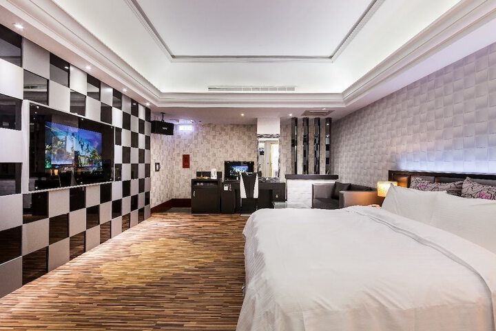 Room 70 of 216
