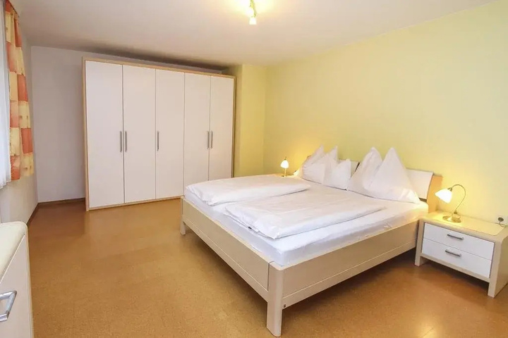 Room 2 of 17