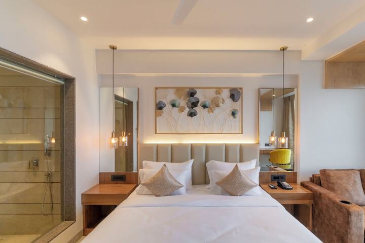 Room 10 of 36