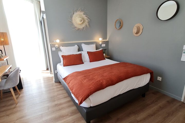 Room 26 of 208