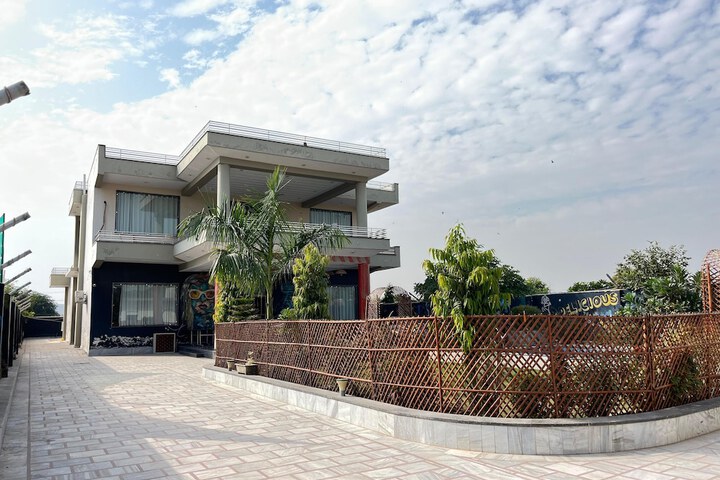 GoBravo 11 6BHK Farm with Pool Sohna Road Gurgaon in Sohna