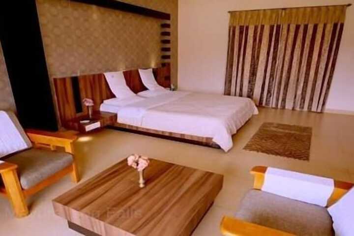 Room 3 of 13