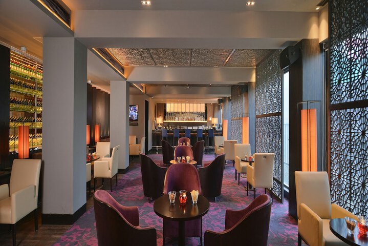 Lounge 43 of 55