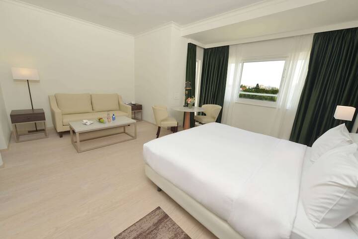 Room 22 of 154