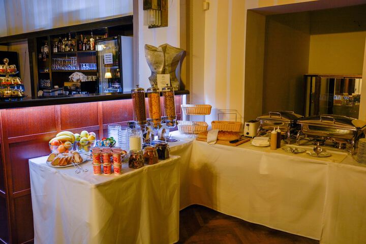 Breakfast/Coffee Service 36 of 44