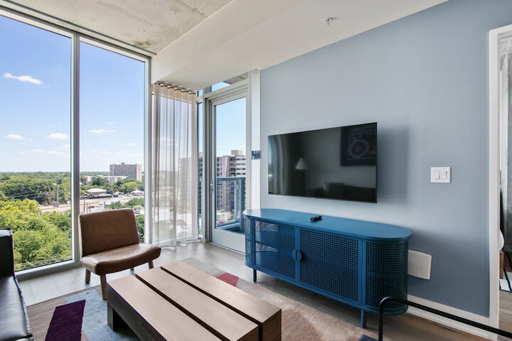 Room 403 of 860
