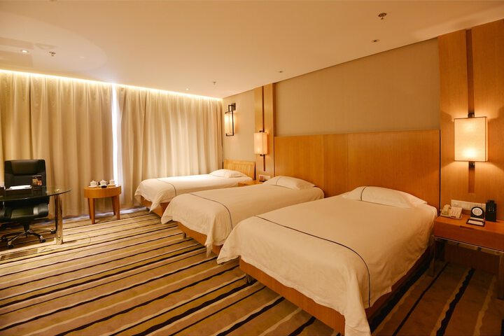 Room 17 of 32