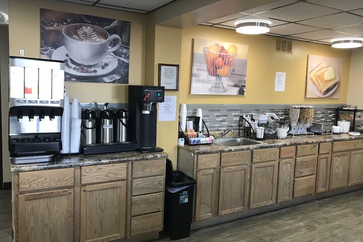 Breakfast/Coffee Service 24 of 37