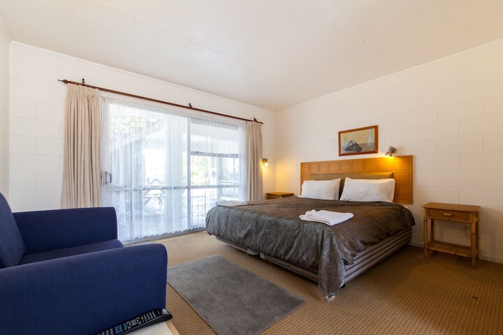 Room 3 of 28