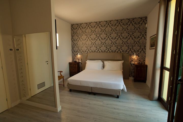 Room 7 of 43