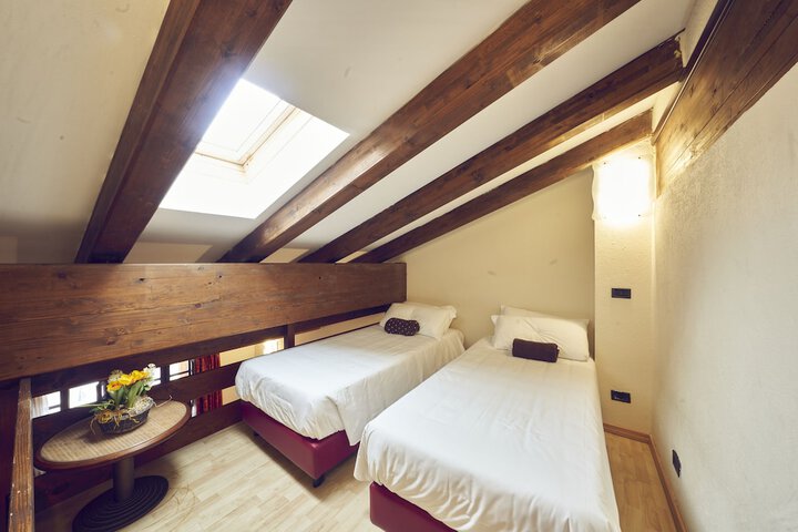 Room 20 of 111