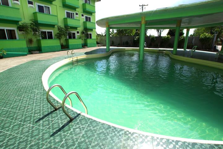 Pool 20 of 38
