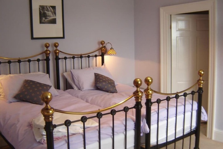 Room 2 of 49