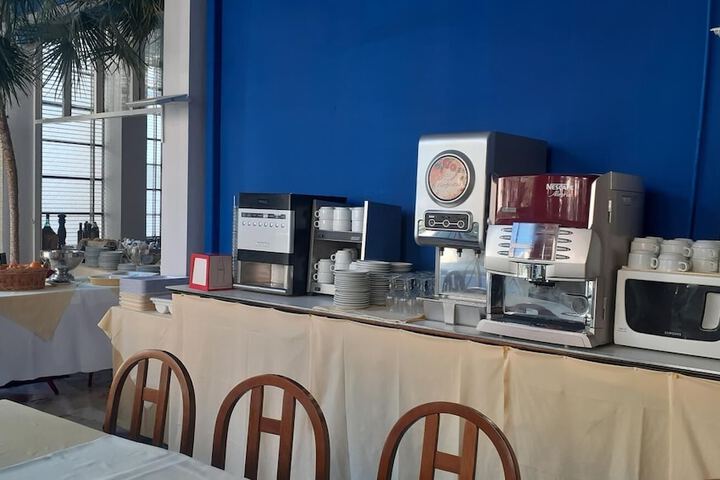 Dining 24 of 42